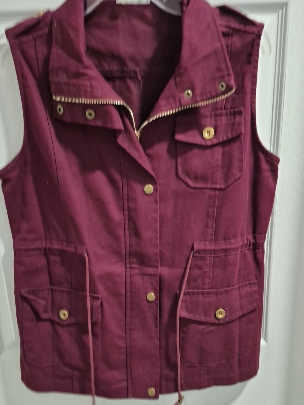 Beyove Women's Sleeveless Utility Vest in Wine